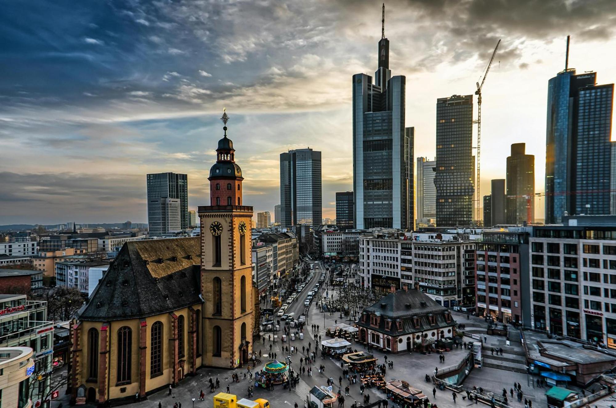 Hotel Rossija Frankfurt pe Main Exterior foto